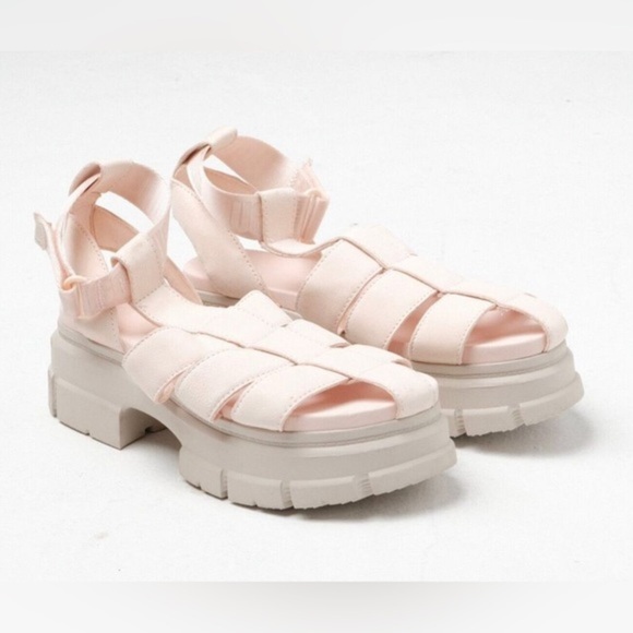 UGG Ashton Strappy Chunky Heeled Sandals Pink Rosy Beige size 10 brand new - Picture 2 of 6